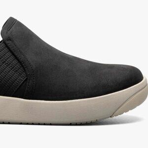 BOGS Women's Kicker LEATHER Slip-on Loafer Flat